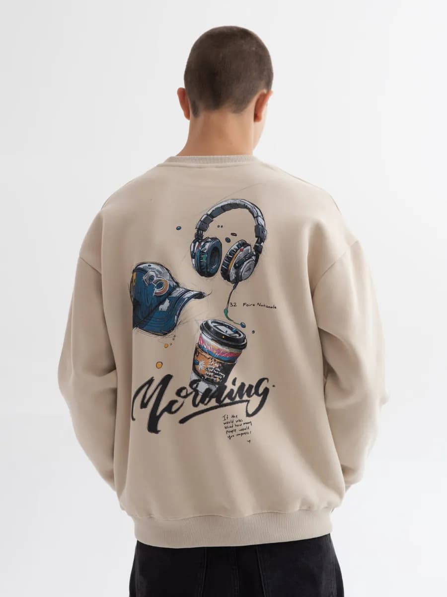 Оверсайз свитшот без начеса и с принтом