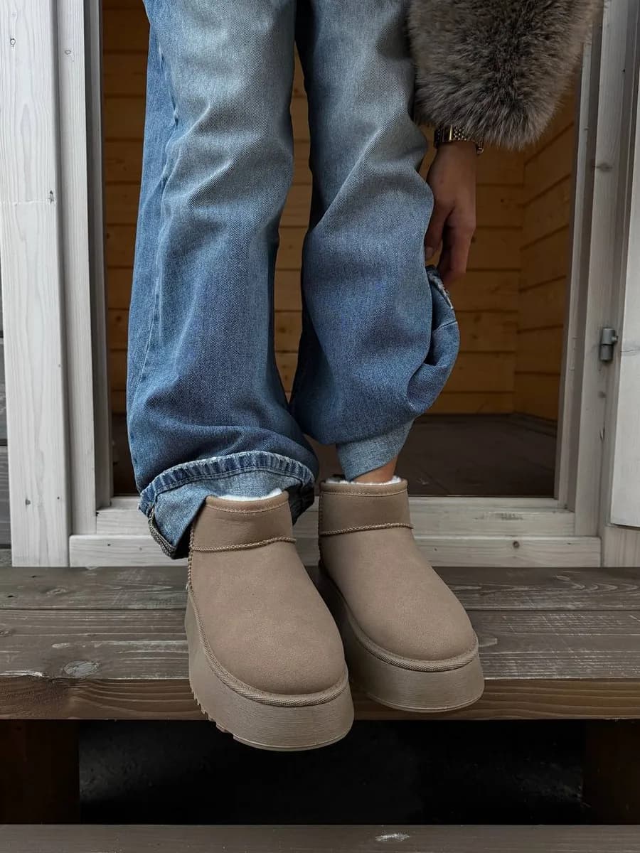 Угги женские зимние короткие на платформе