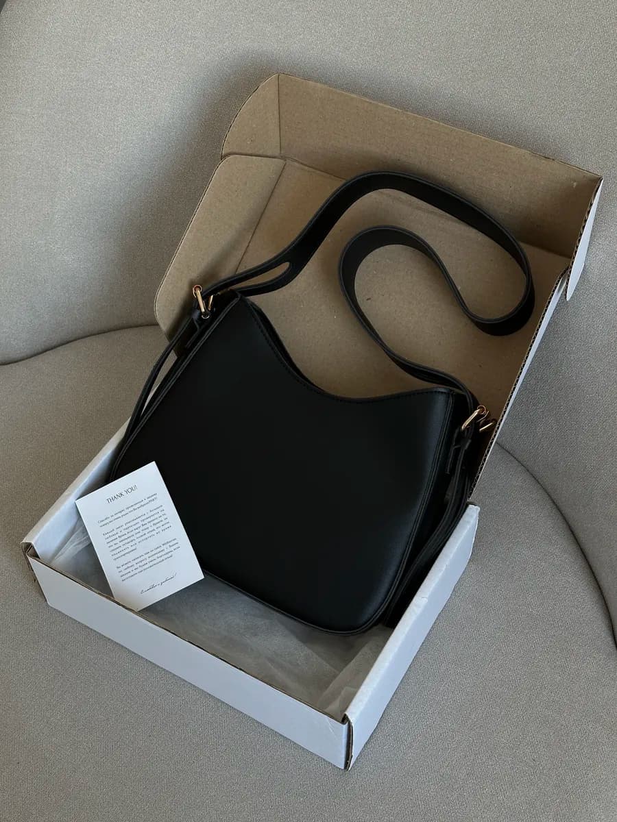 Сумка средняя через плечо