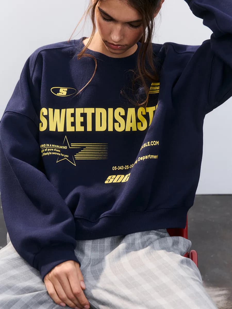 Свитшот оверсайз утепленный с принтом