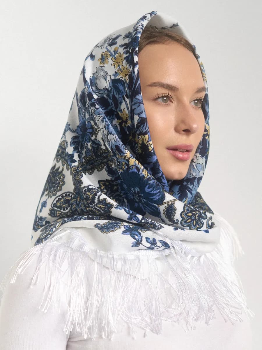 Платок с бахромой и узором - фото 1