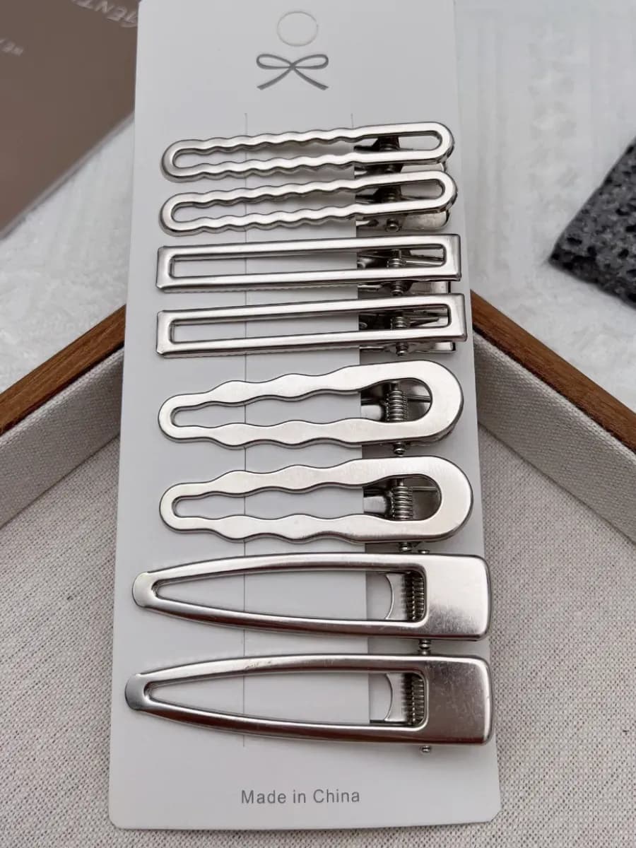 Комплект заколок для волос 8 штук