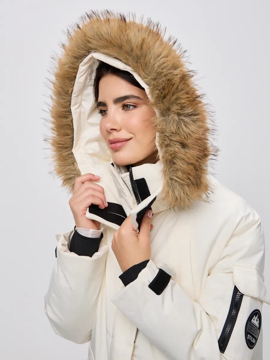 Удлиненная куртка парка с капюшоном демисезонная