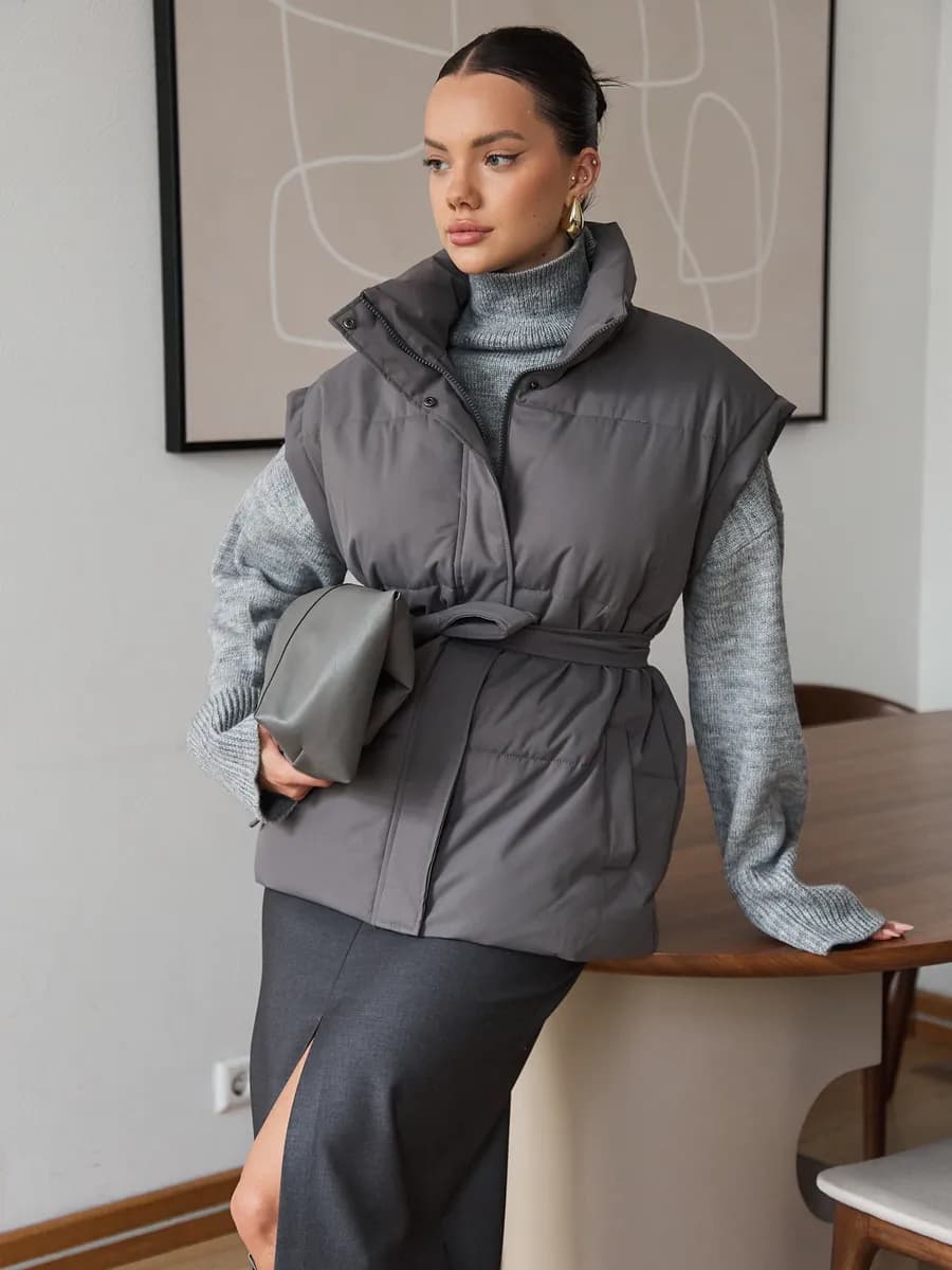 жилетка утепленная оверсайз с поясом