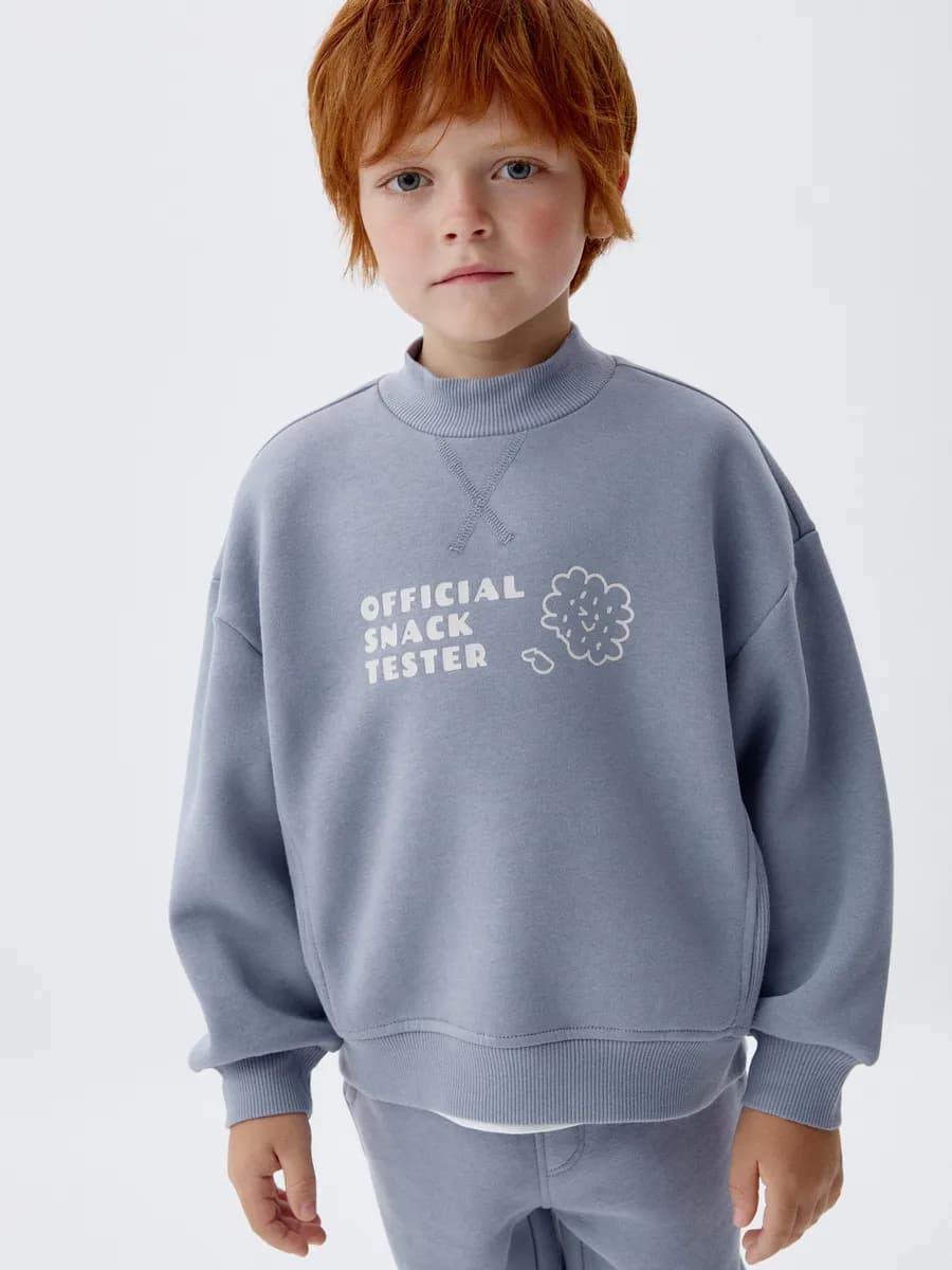 Свитшот оверсайз утепленный с воротником