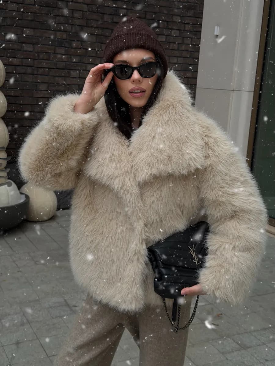 Шуба искусственная короткая экошуба зимняя эко под норку