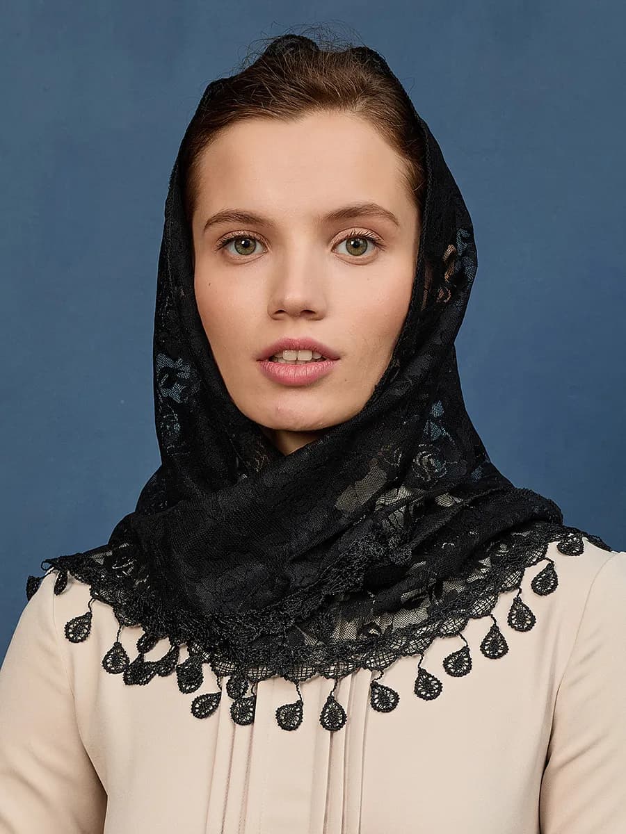 Платок в храм кружевной