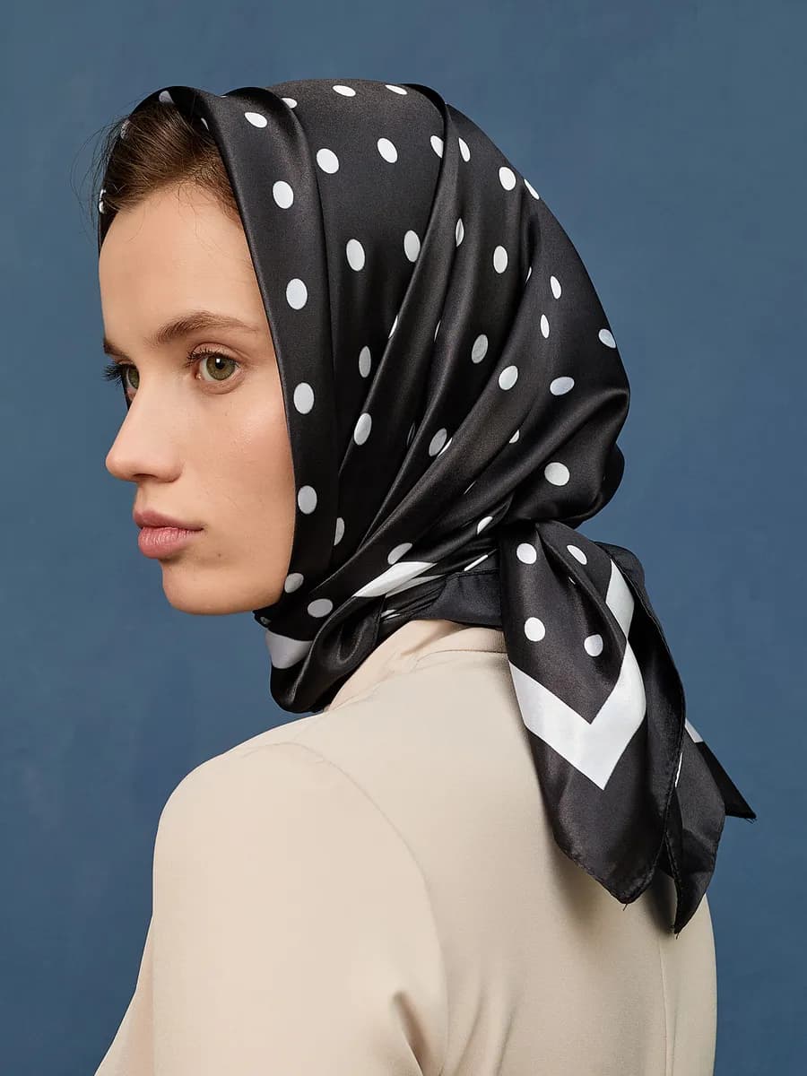 Платок в горошек шелковый