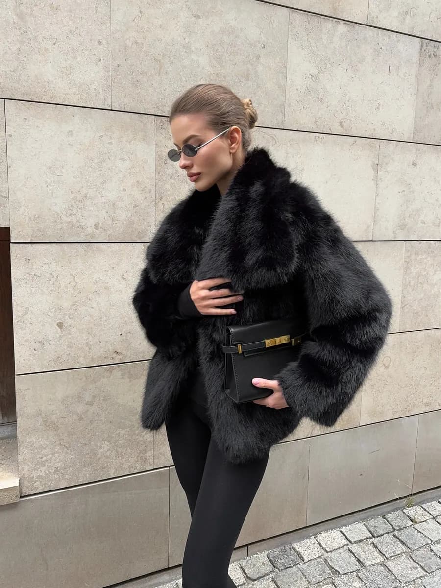 Шуба искусственная короткая экошуба зимняя эко под норку