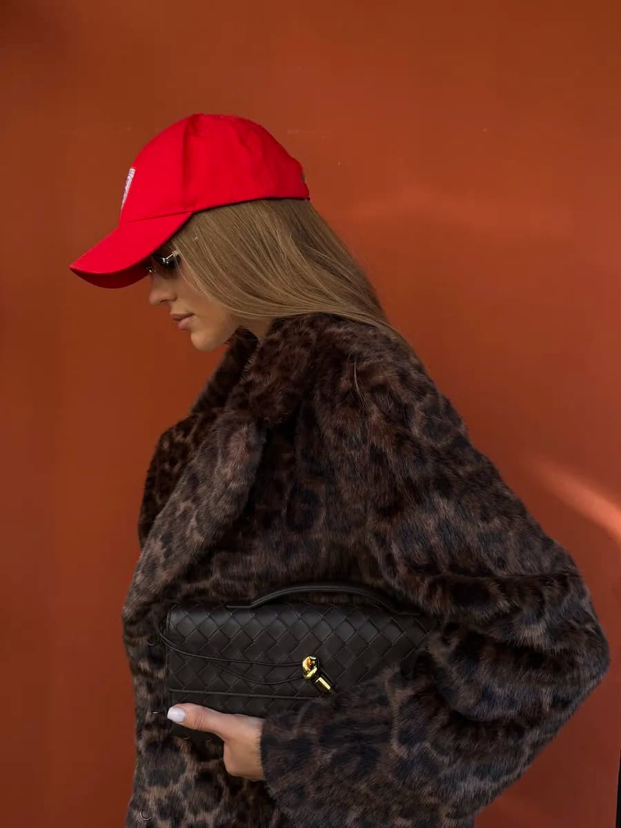 Шуба искусственная зимняя длинная экошуба без капюшона эко