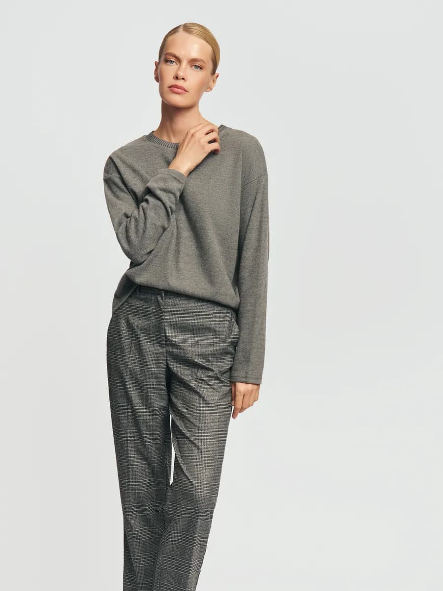 Женский джемпер из вязаного трикотажа