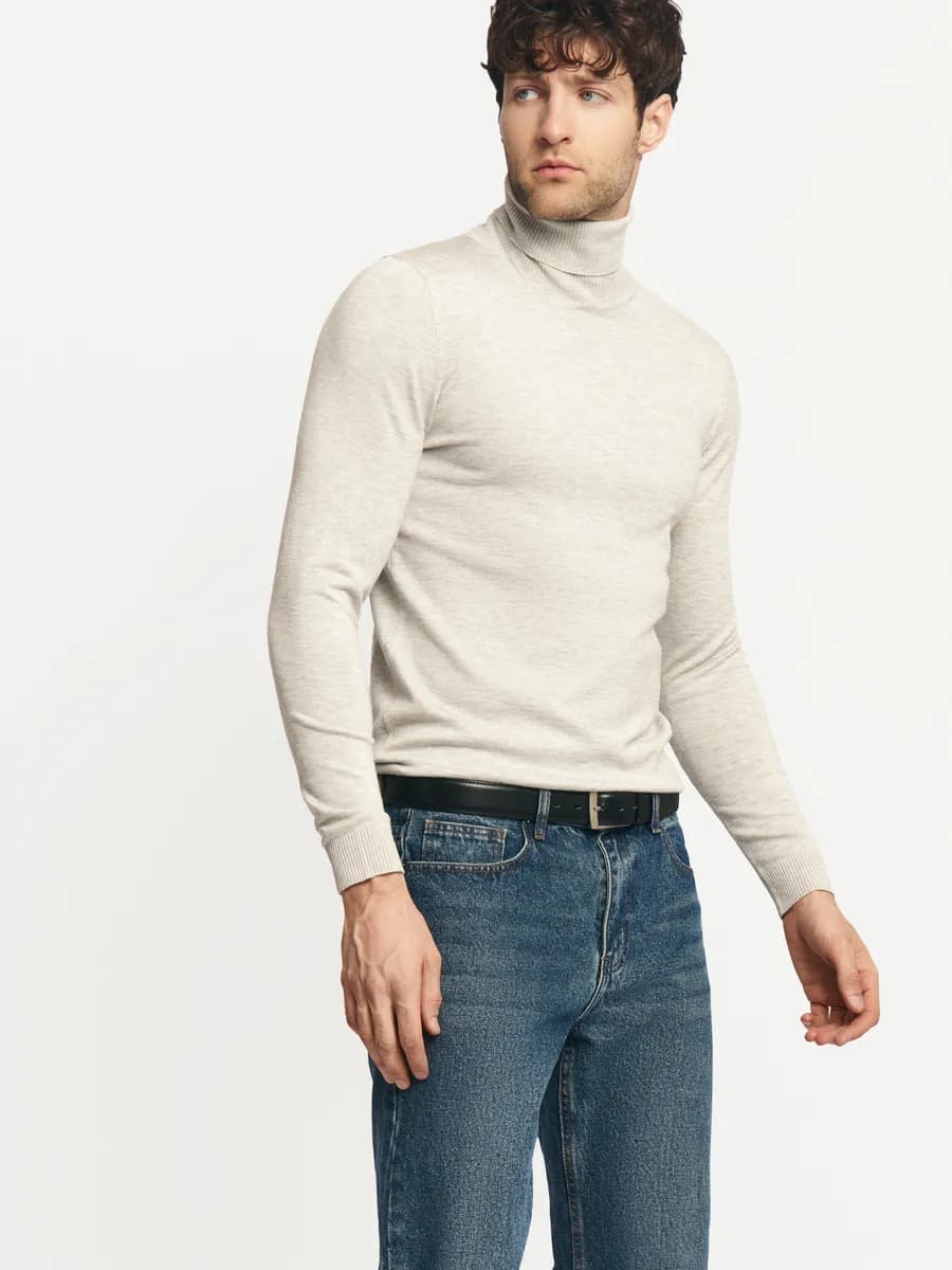 Тонкая мужская водолазка с горлом