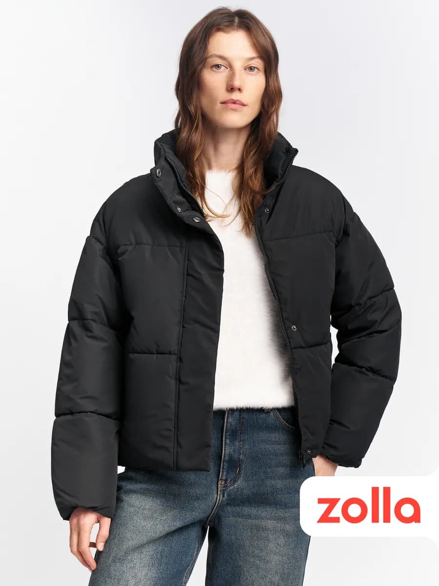 Короткая женская куртка с воротником