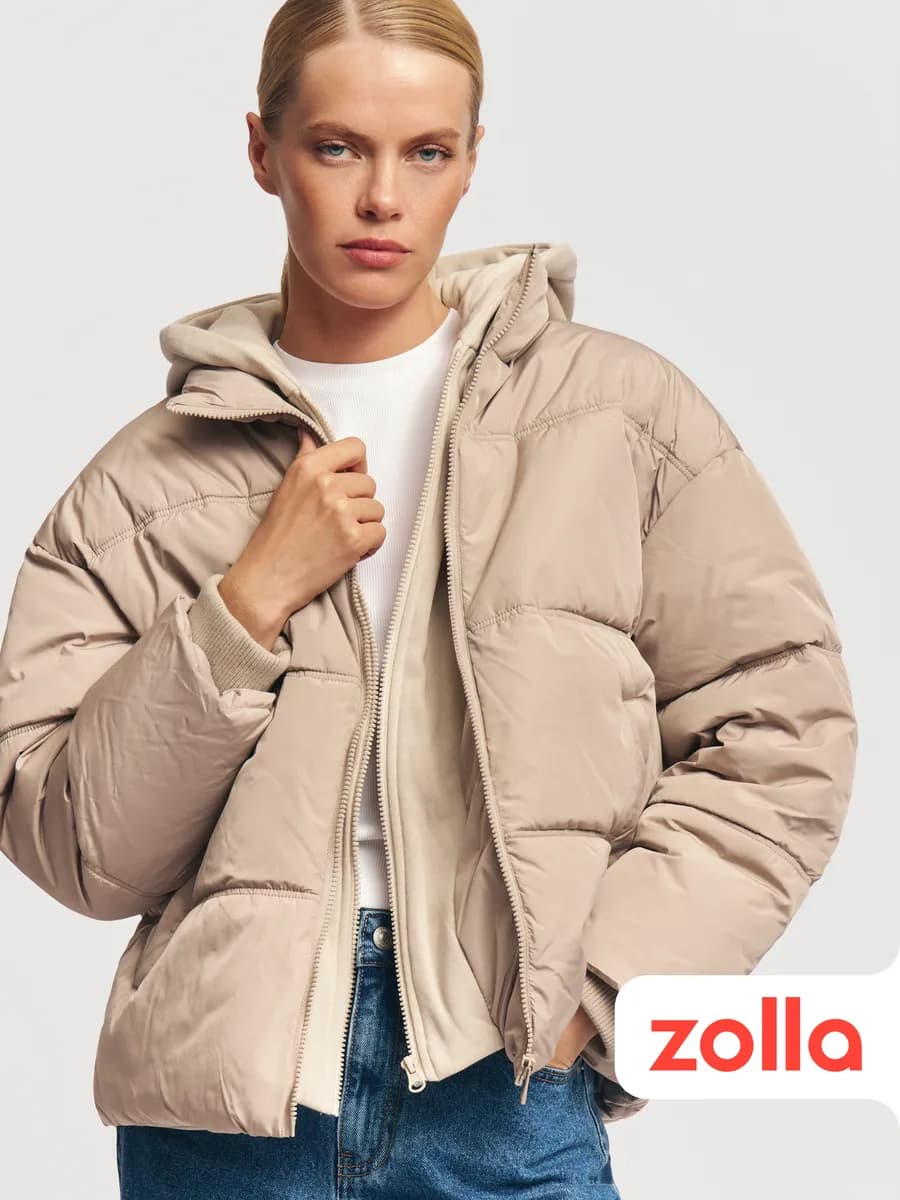 Тёплая женская куртка капюшон и манишка