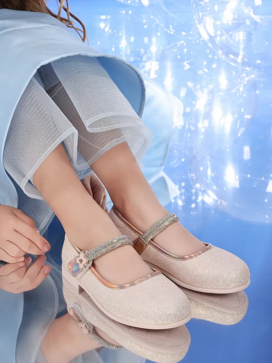 Нарядные туфли на праздник на низком каблуке