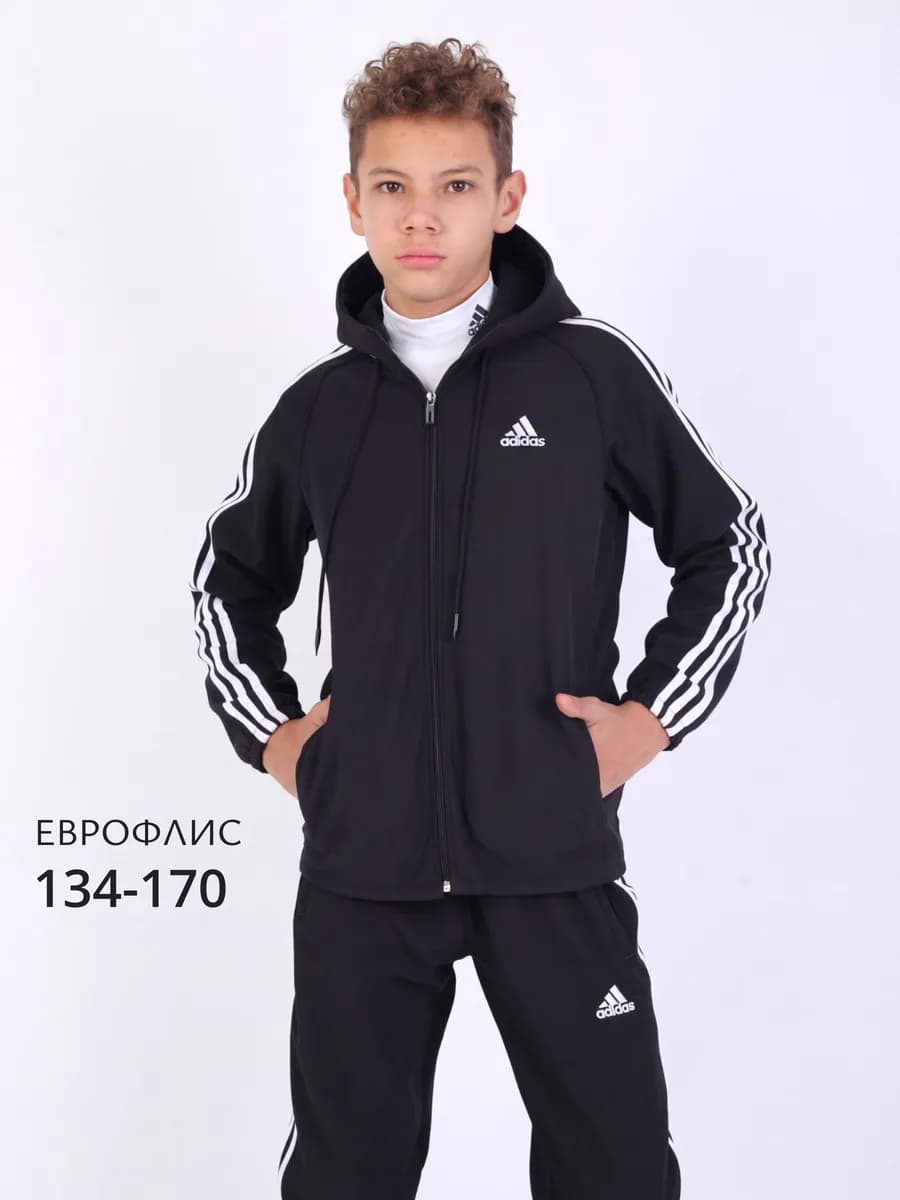 Утепленный спортивный костюм на флисе