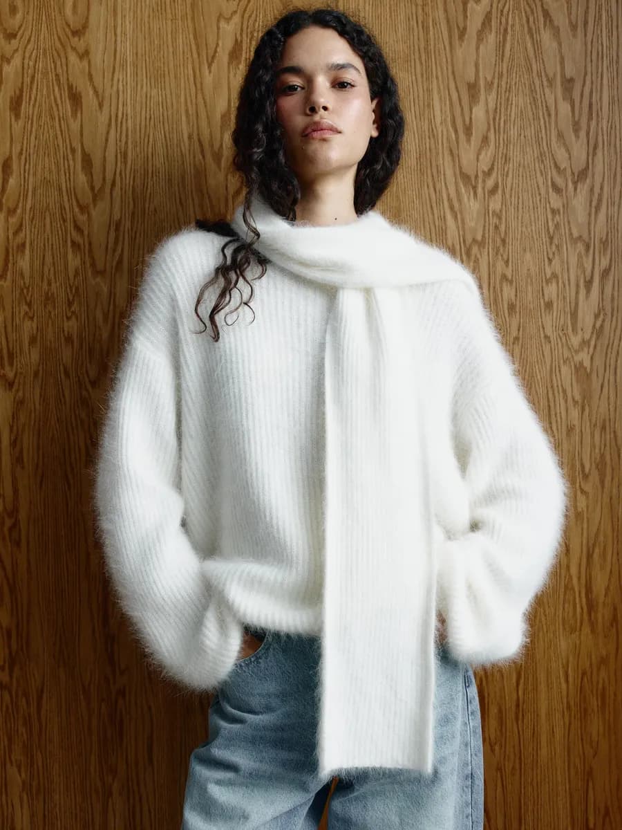 Джемпер с шарфом из смесовой шерсти премиум качества