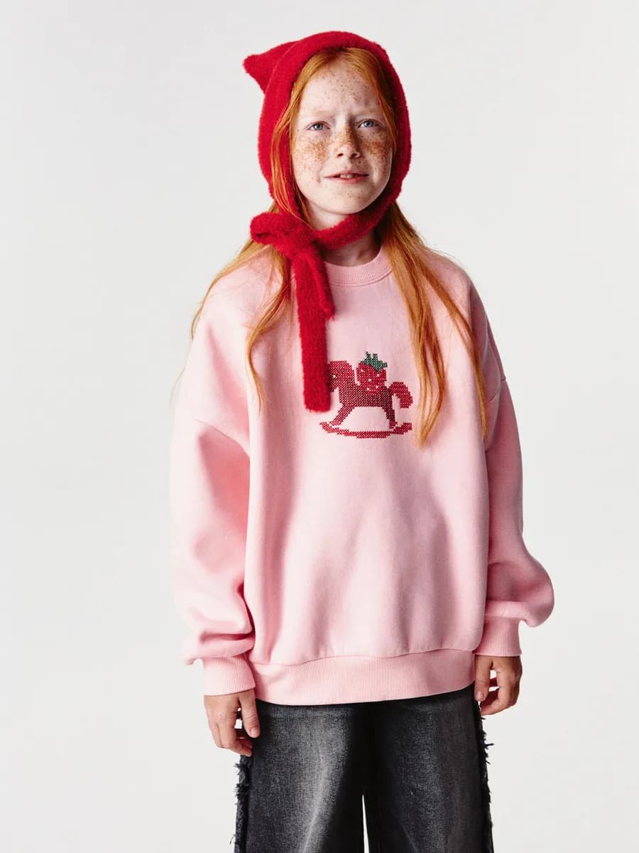 Свитшот оверсайз утепленный с вышивкой