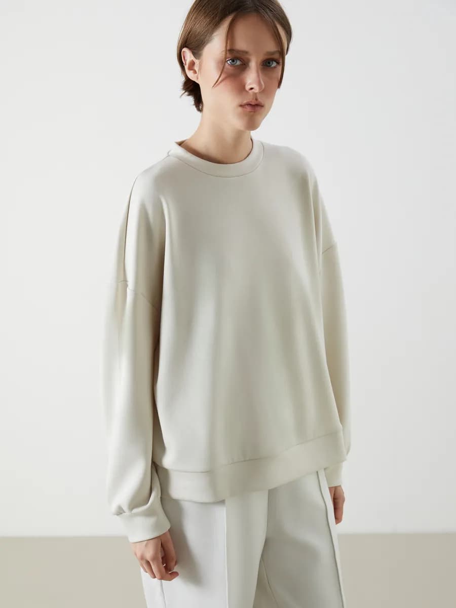 Свитшот оверсайз с круглым вырезом для женщин