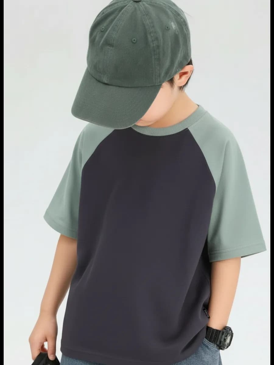 Спортивная футболка для мальчика