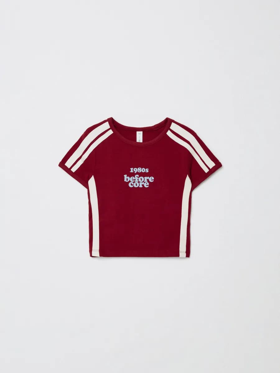 Футболка облегающая в спортивном стиле с принтом