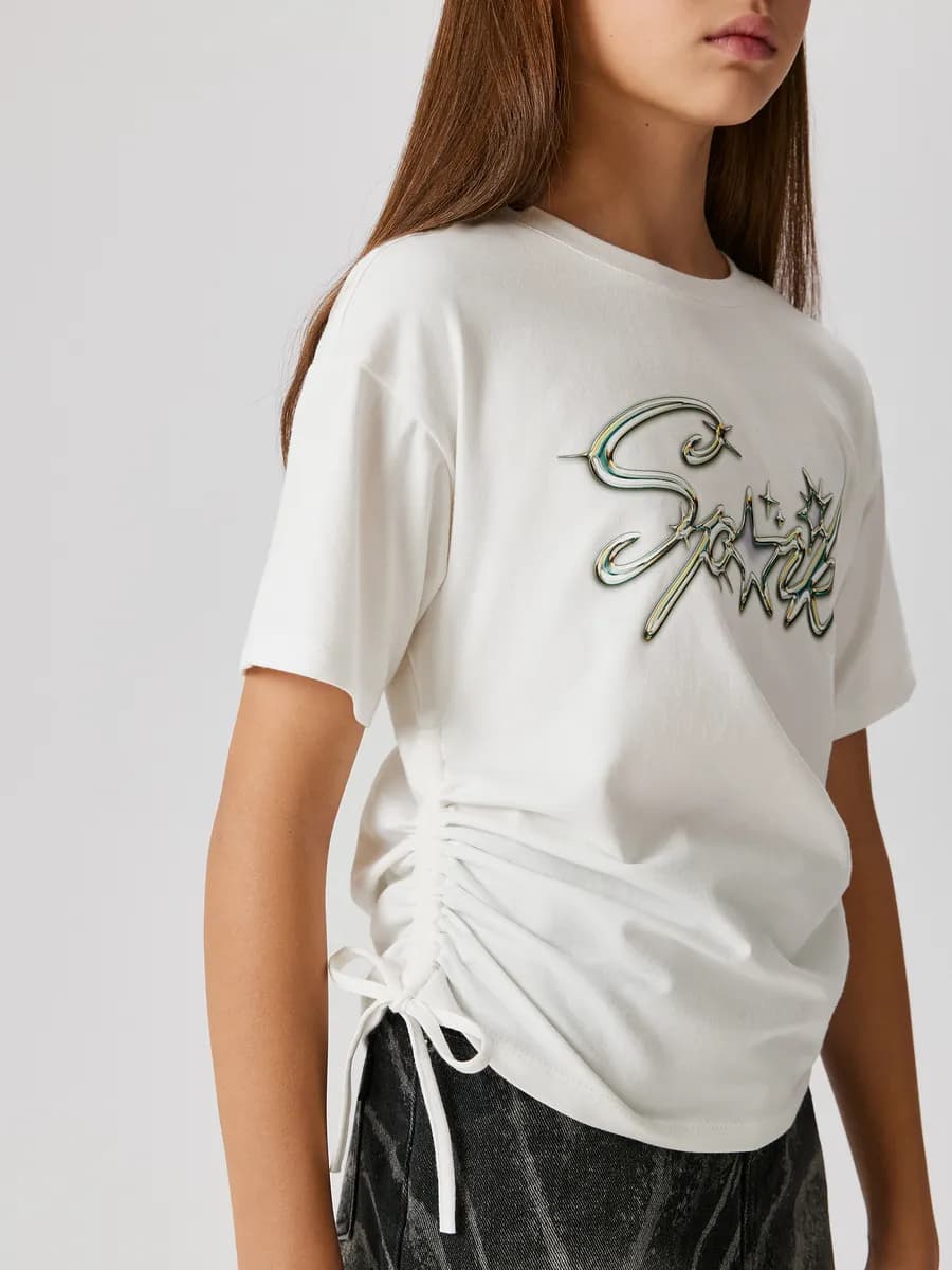 Стильная футболка со сборками