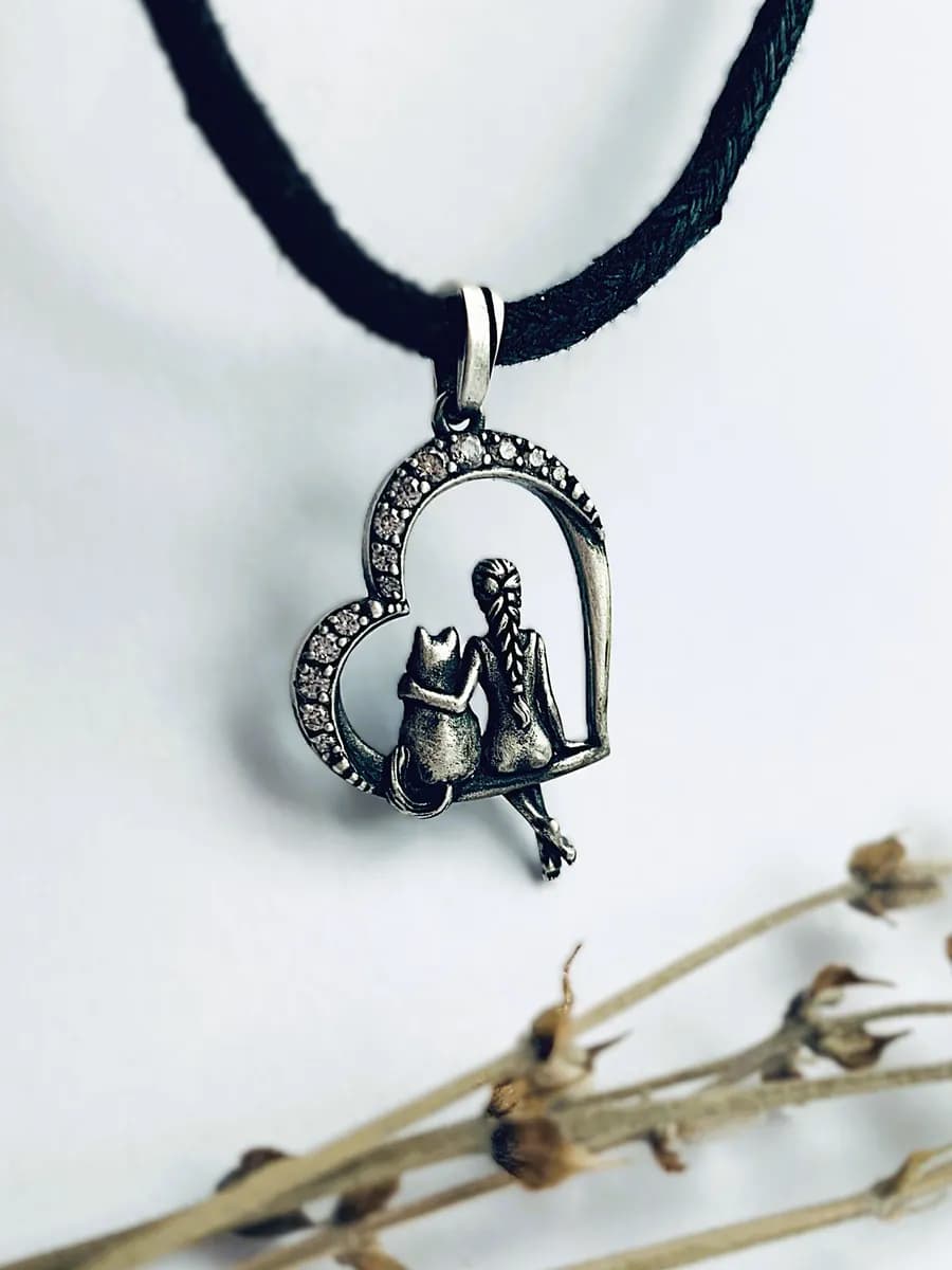 Подвеска на шею серебро Сердце Девушка и Кот