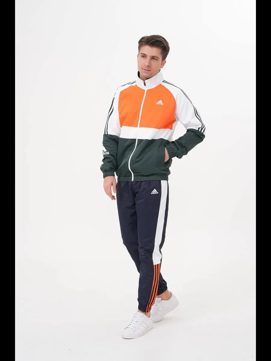 Спортивный костюм