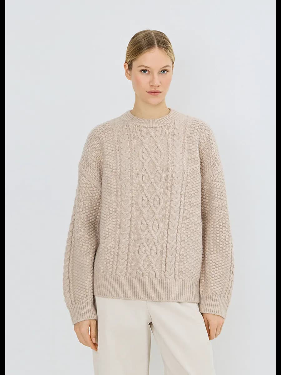 Джемпер с косами