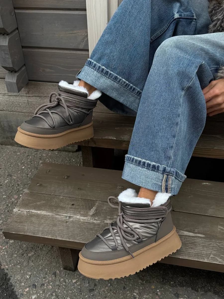 Дутики зимние короткие утепленные с мехом на высокой подошве