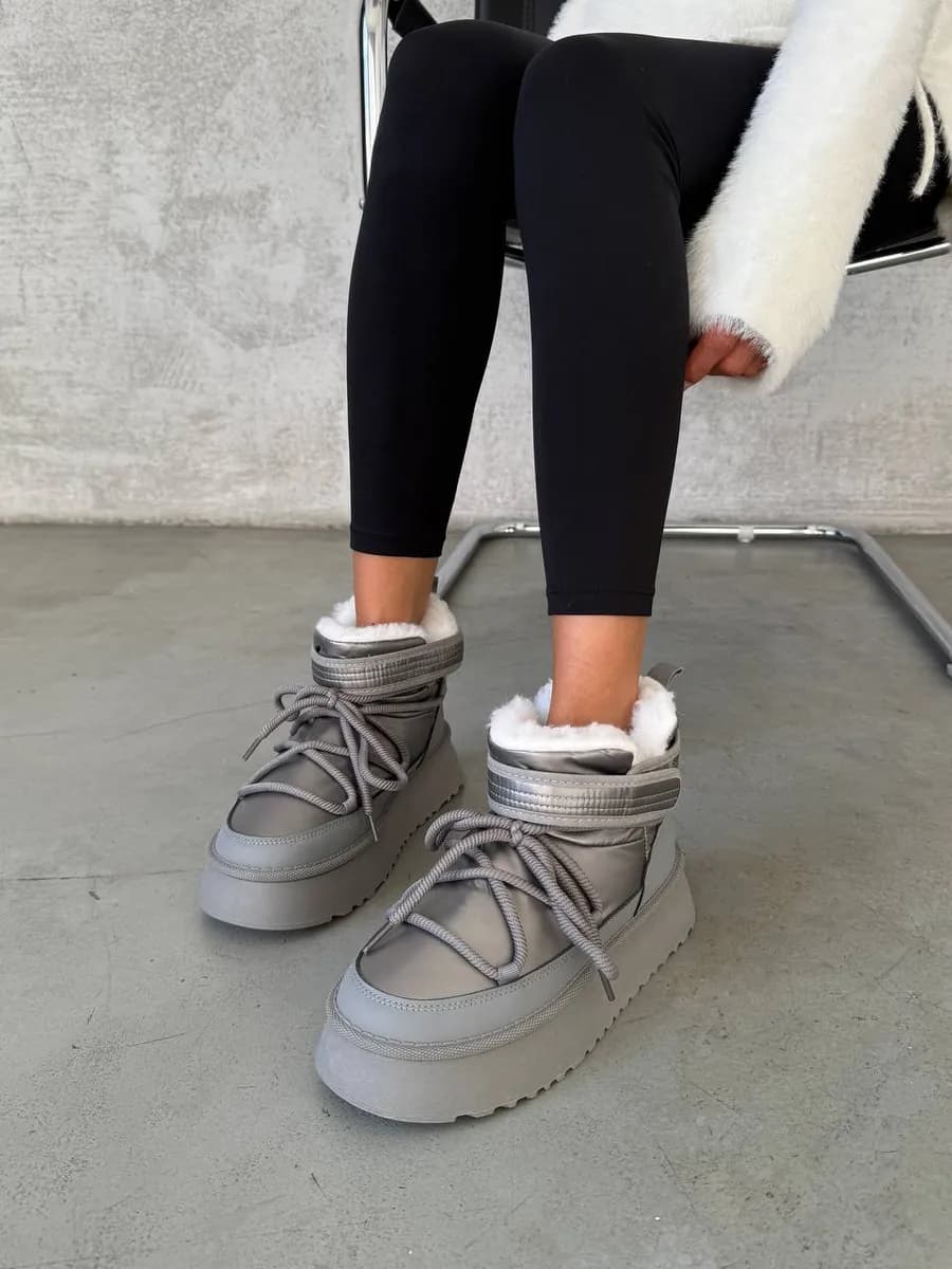 Угги женские зимние короткие на толстой подошве