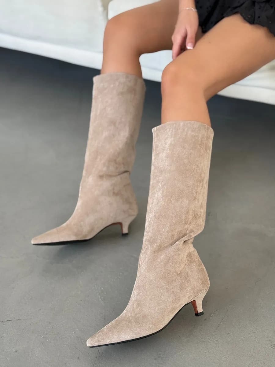 Сапоги трубы демисезонные на каблуке