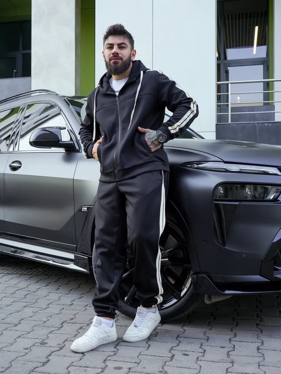 Спортивный костюм