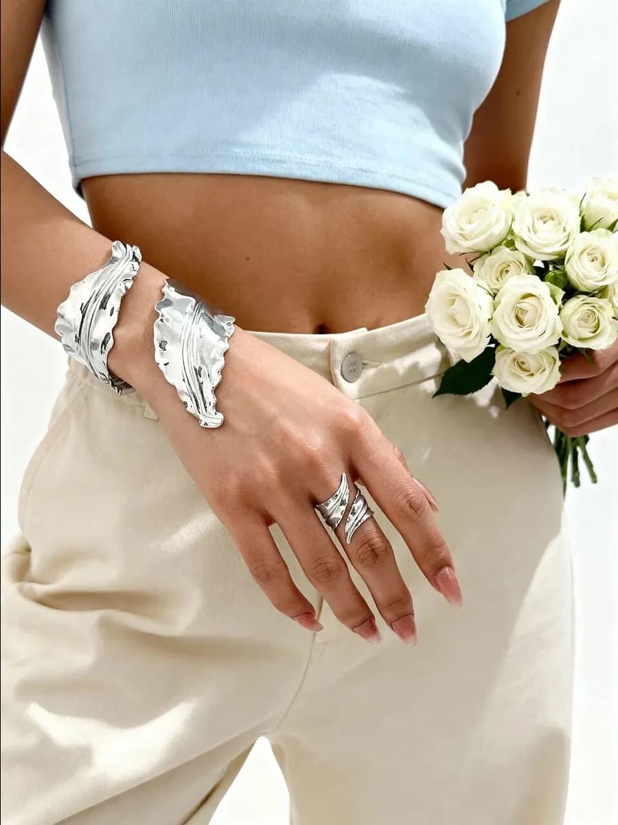 Широкий браслет на руку бижутерия