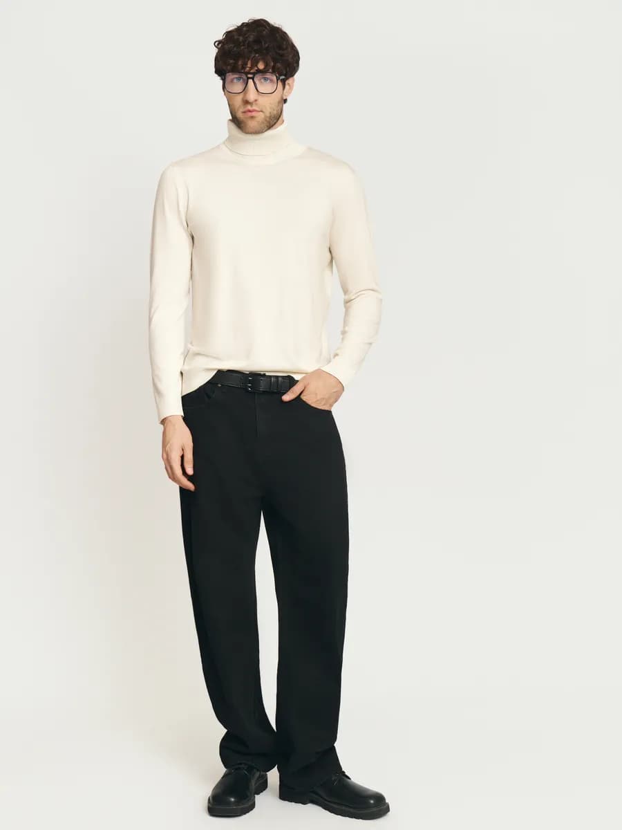 Тонкая мужская водолазка с горлом