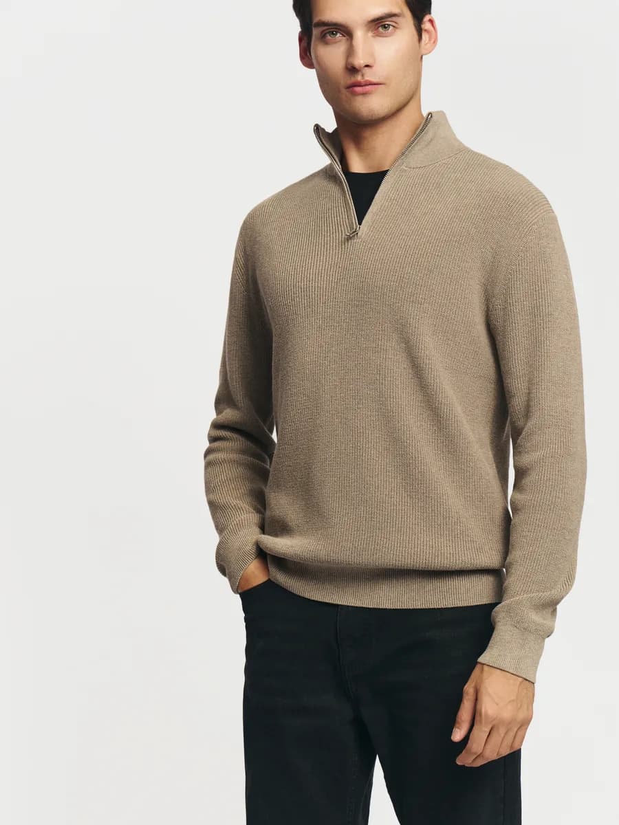 Мужской свитер с горлом на молнии