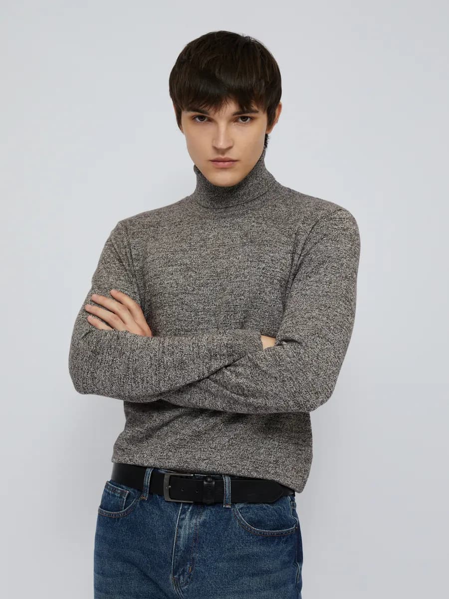 Мужская трикотажная водолазка с горлом