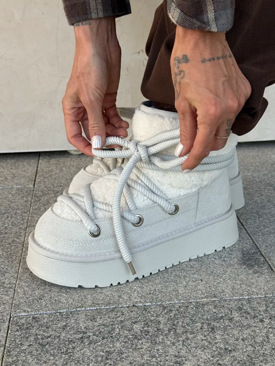 угги зимние белые на платформе высокие