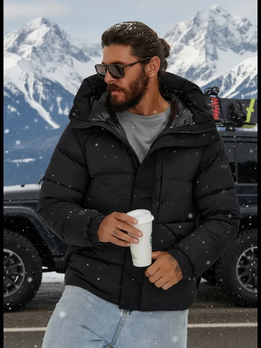 Куртка зимняя утепленная короткая с капюшоном - фото 1