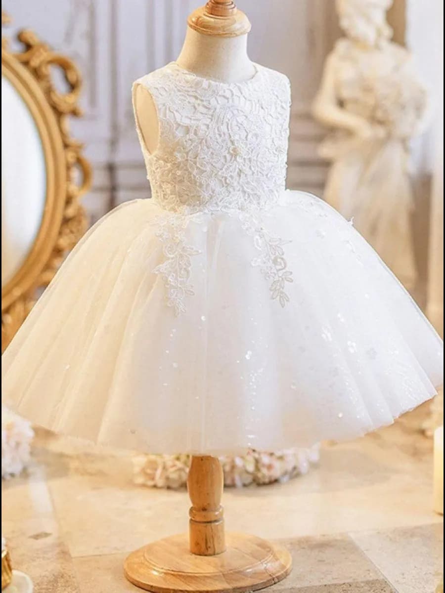 Нарядное платье для девочки на 8 марта