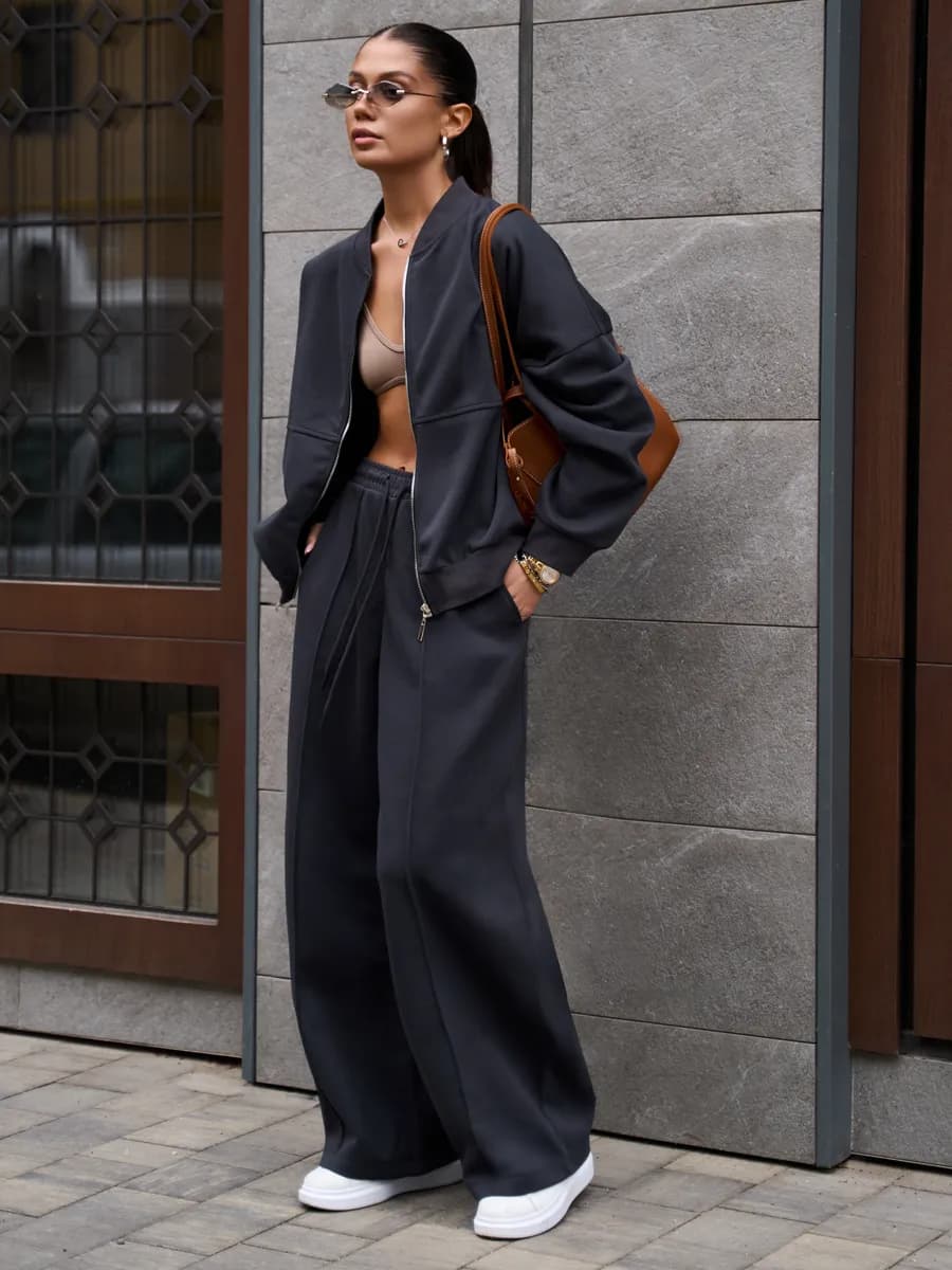 Костюм брючный спортивный на молнии с бомбером