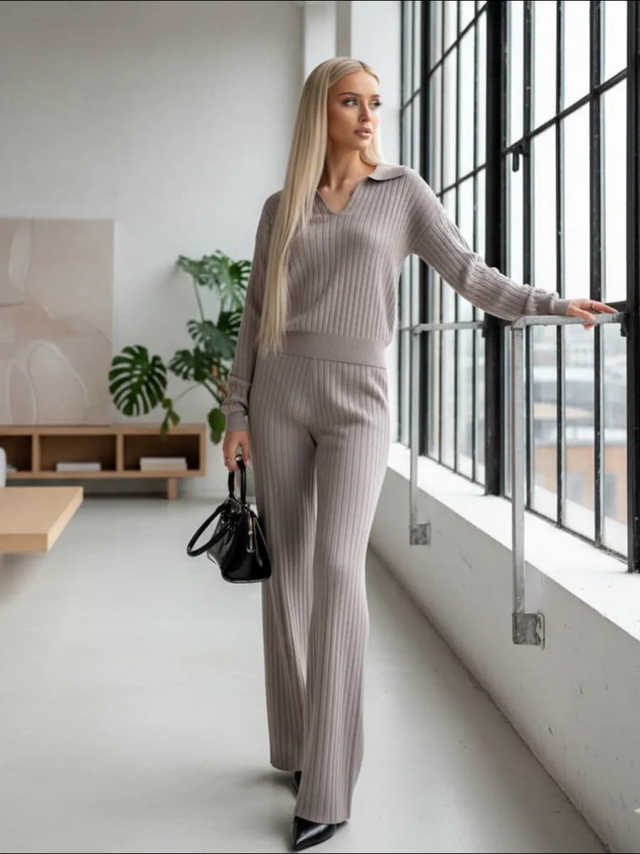 Трикотажный брючный костюм теплый вязаный осень зима