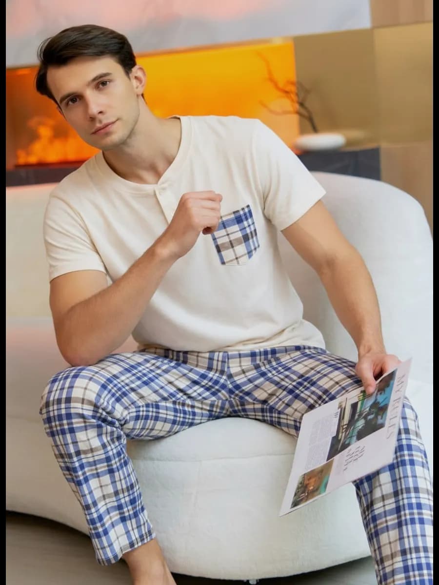 Пижама со штанами и футболкой костюм домашний