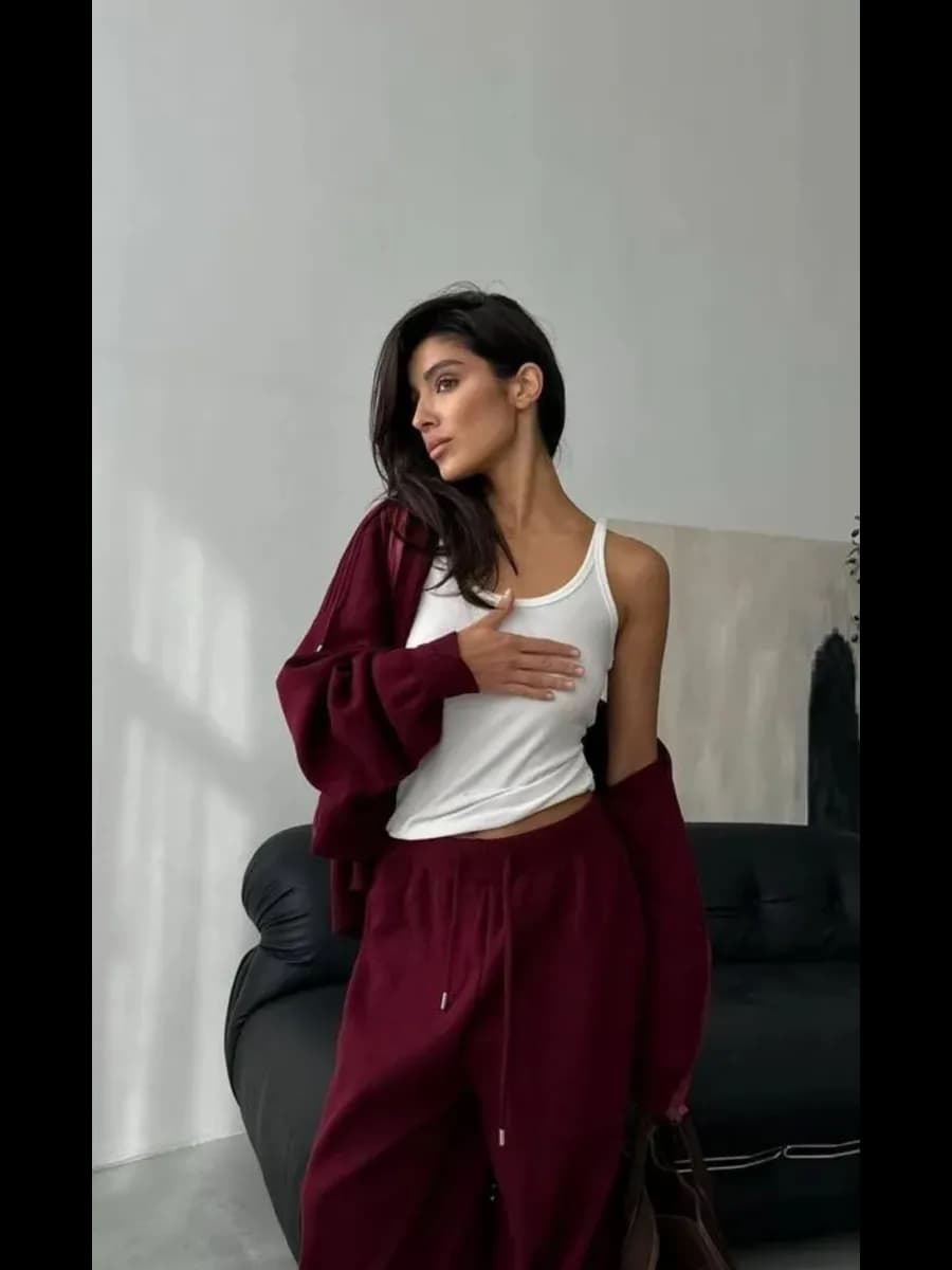 Костюм вязаный