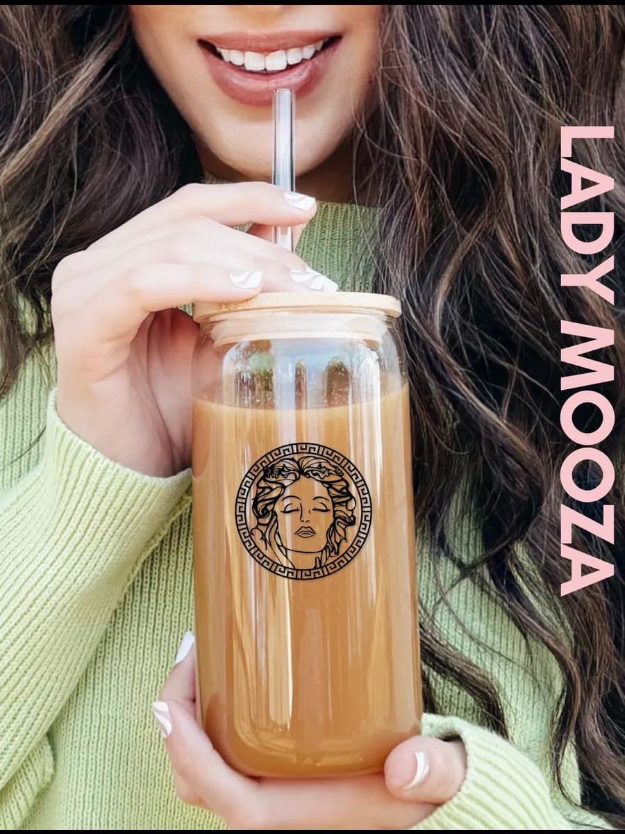 Стеклянный стакан с крышкой и двумя трубочками 500 мл