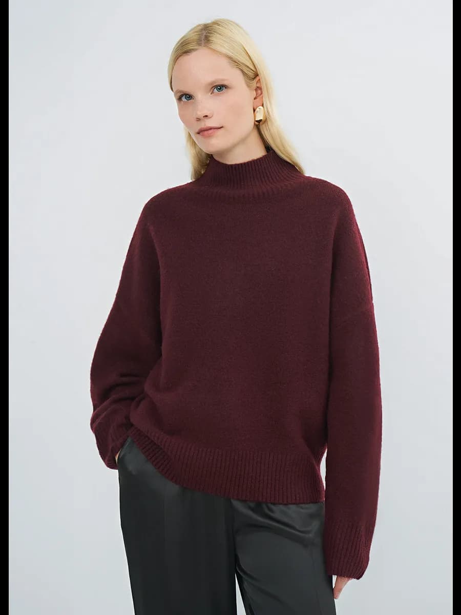 Свитер вязаный с горлом