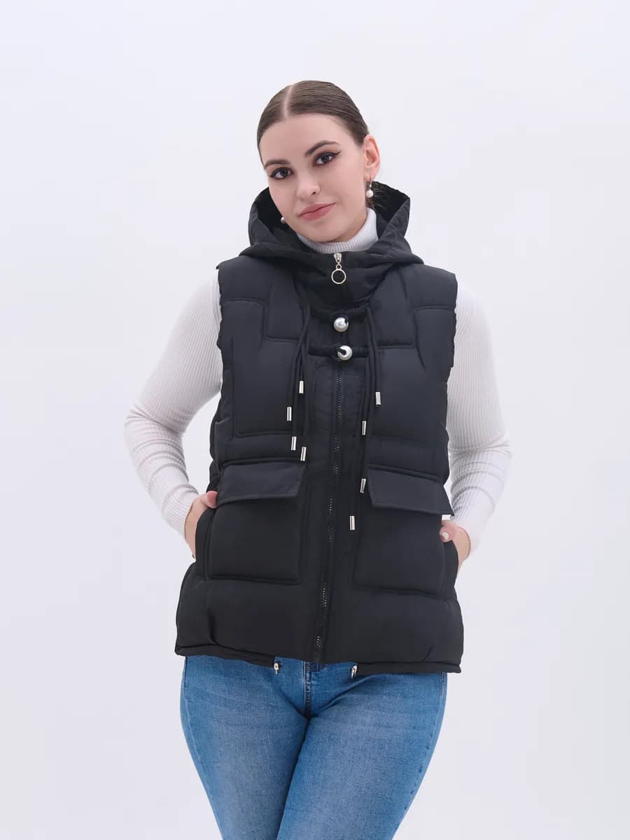 Жилетка утепленная болоньевая с капюшоном