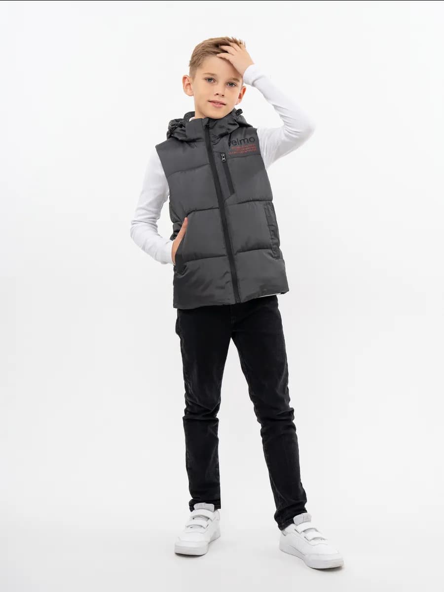 Жилет утепленный демисезонный с капюшоном