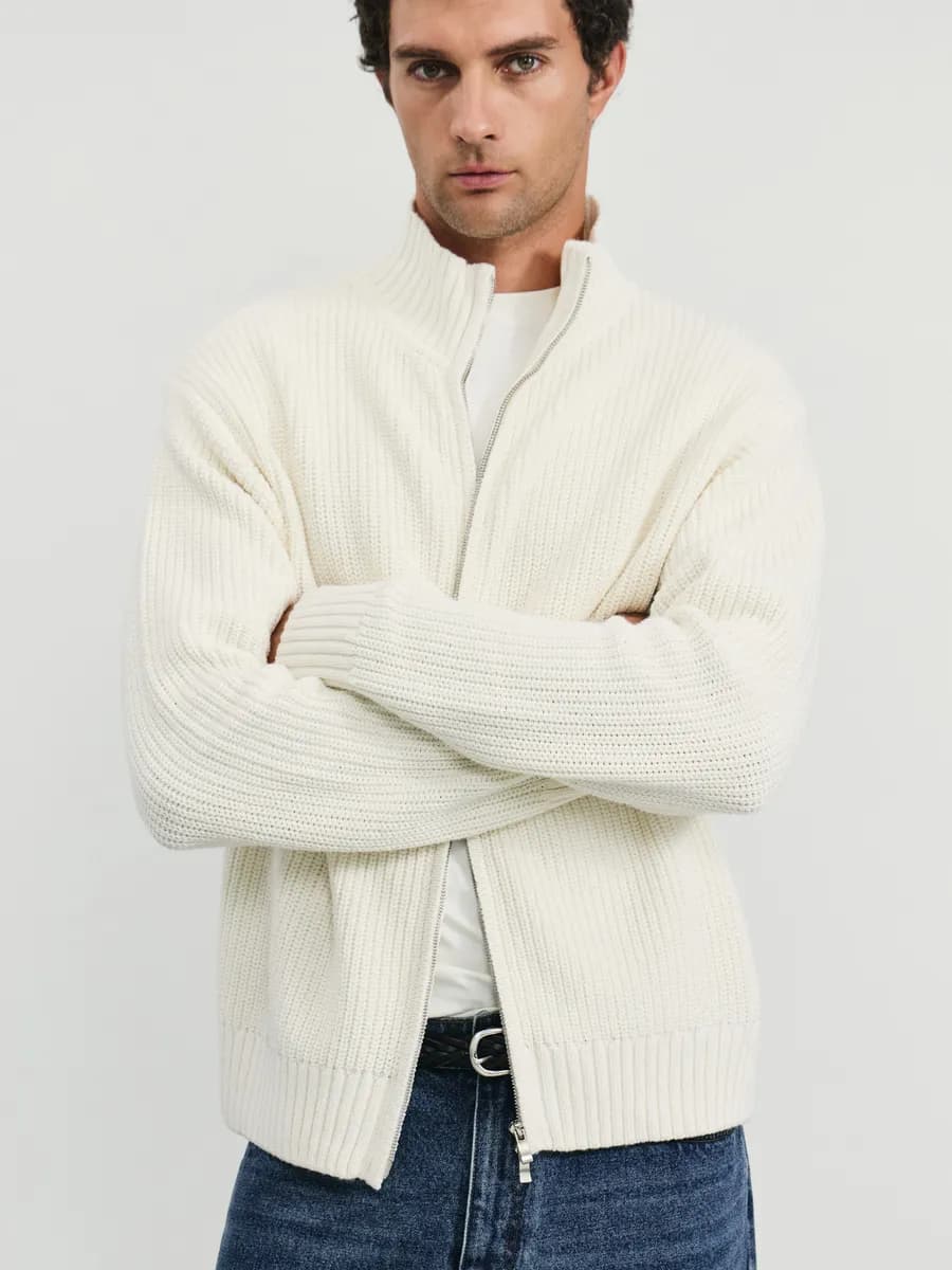 Джемпер на молнии с высоким воротником