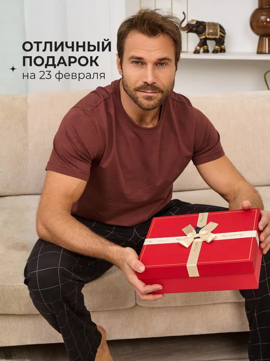 Пижама со штанами и футболкой домашний костюм